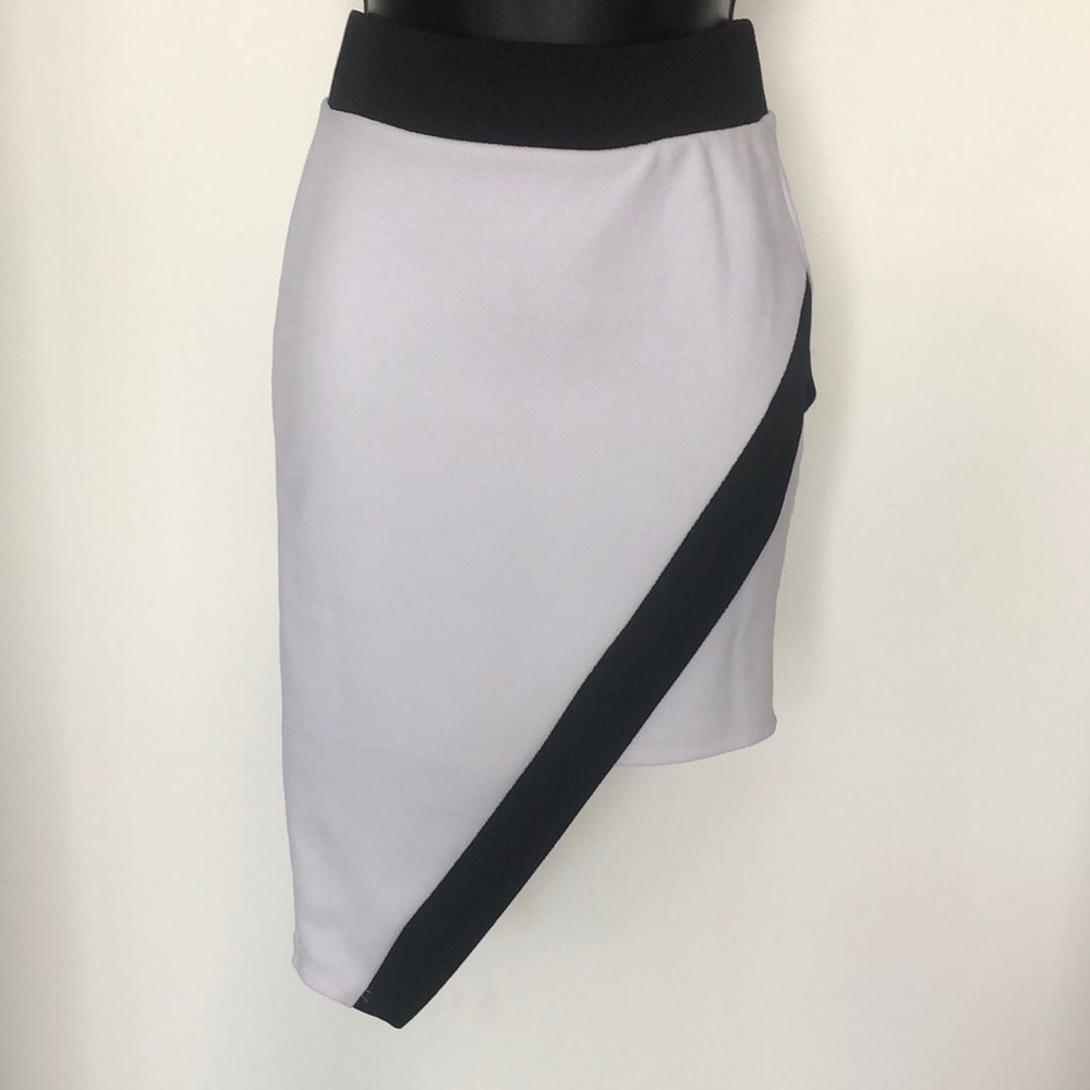 RUE21 Asymmetrical Black & White Skirt, Size Small